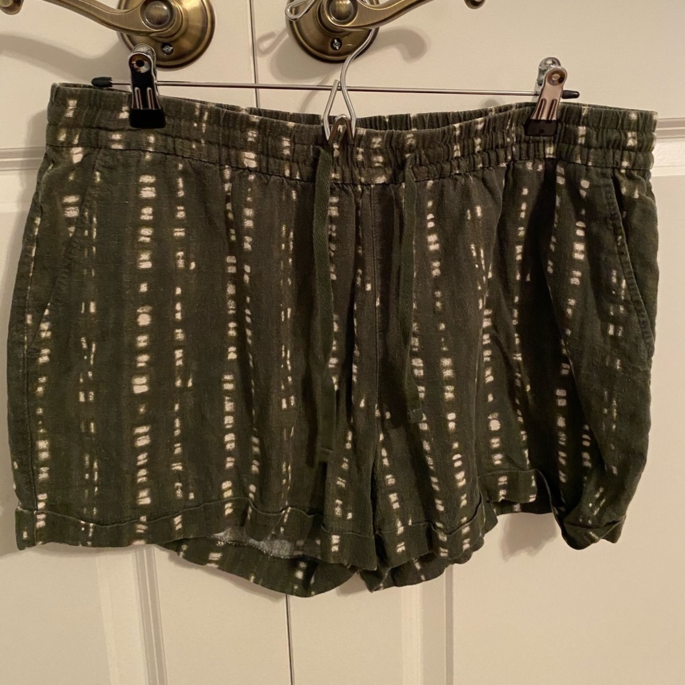 Linen shorts